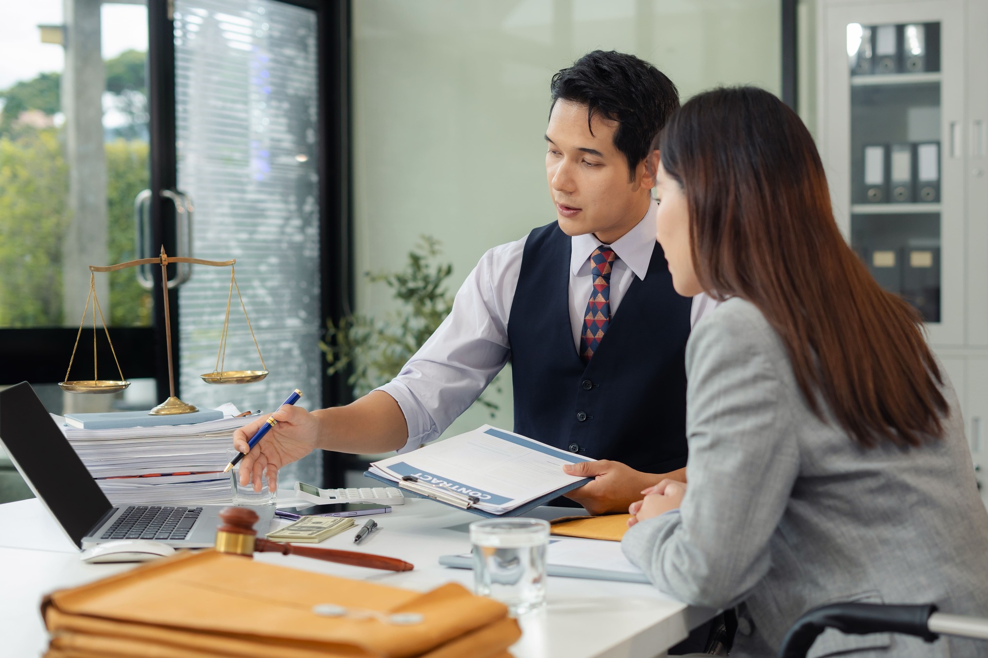mempersiapkan piutang untuk penyerahan hukum