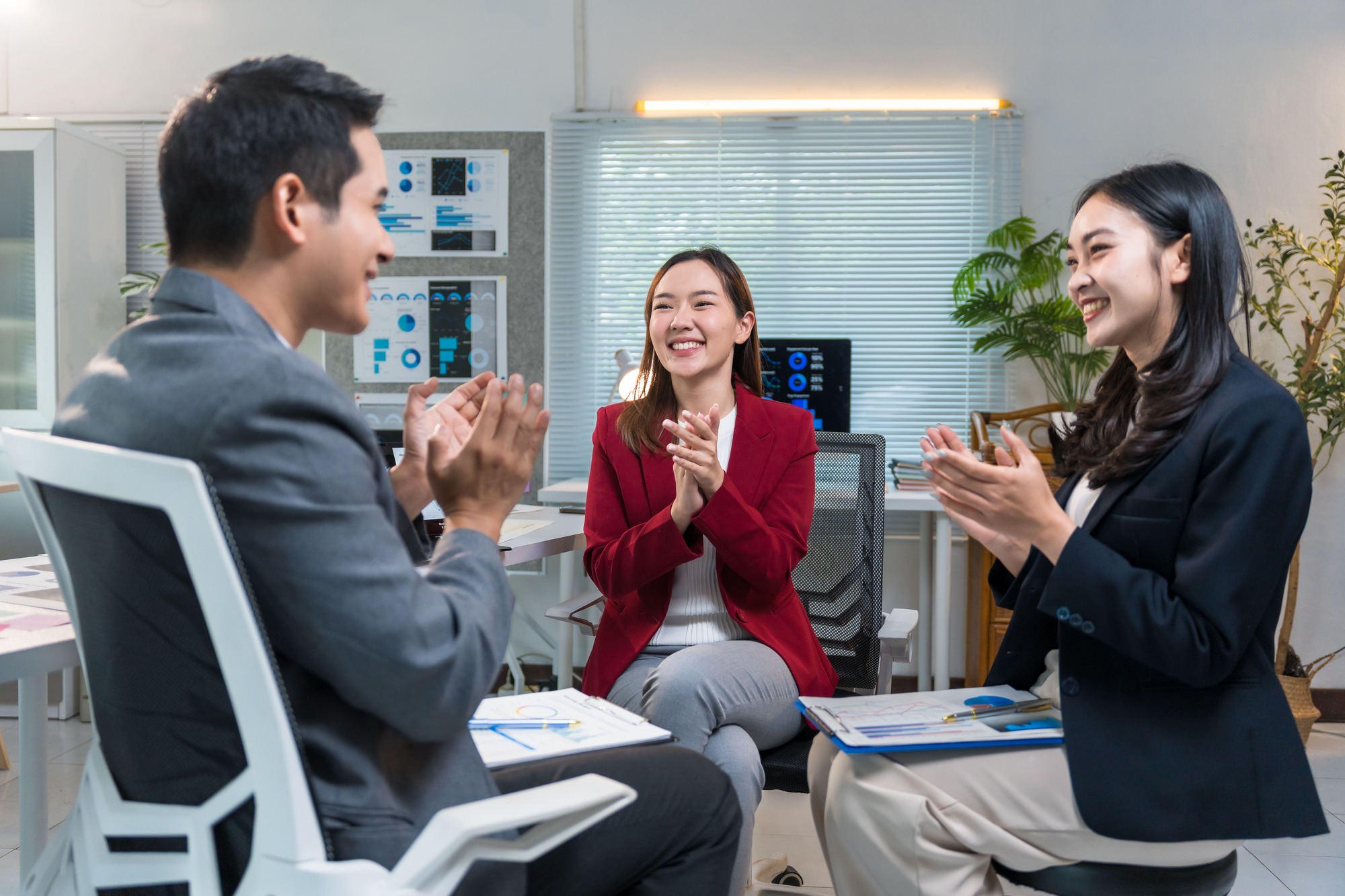 peran empati dan psikologi dalam negosiasi penagihan